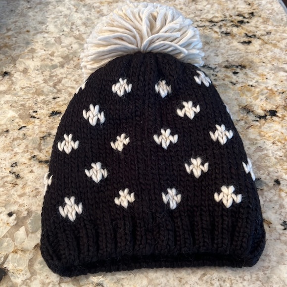 Panache Black & Creamy White lined Stocking Hat with fun large Pom Pom! NWOT - Picture 5 of 8